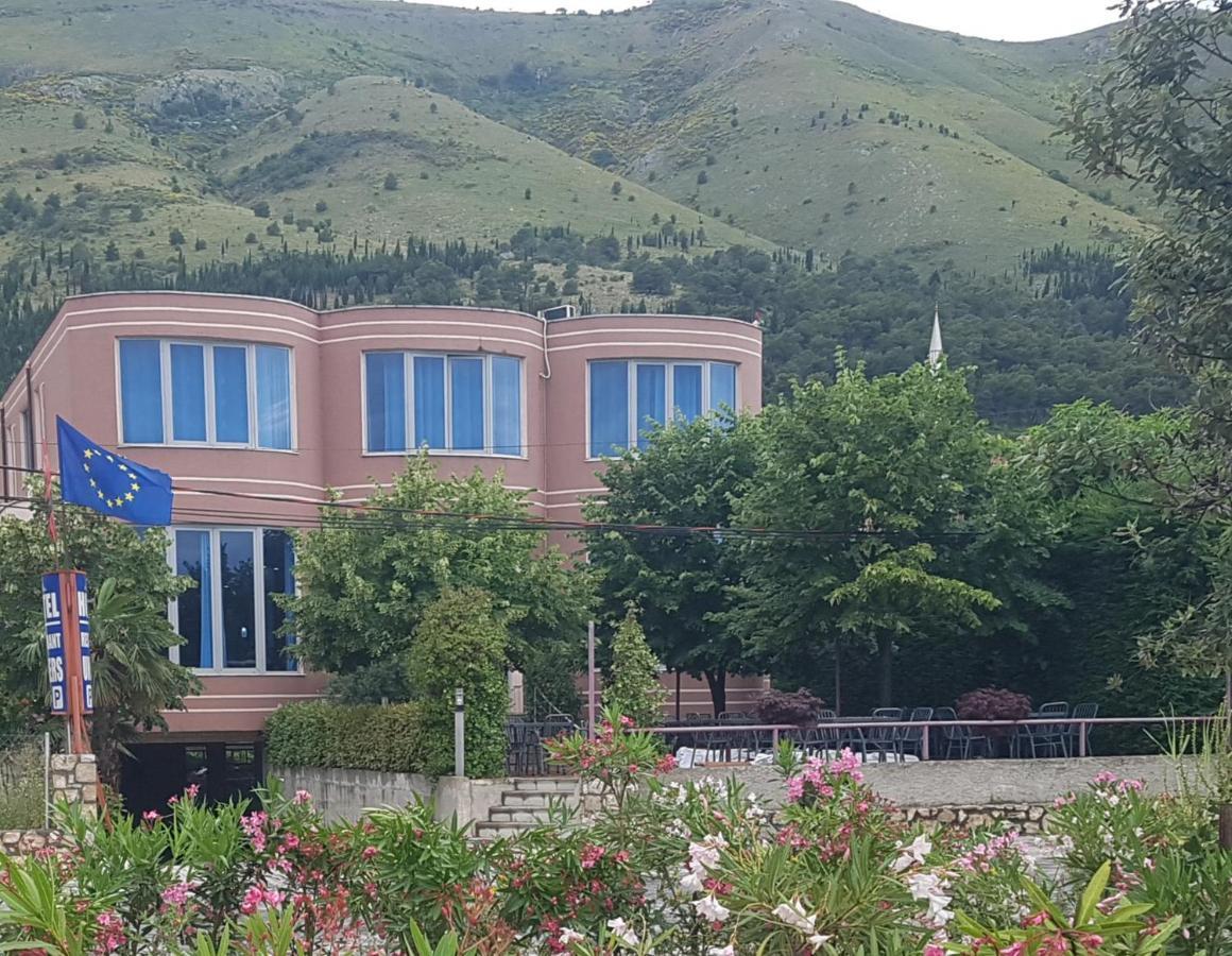 Hotel Restaurant Univers Shkoder Exterior photo