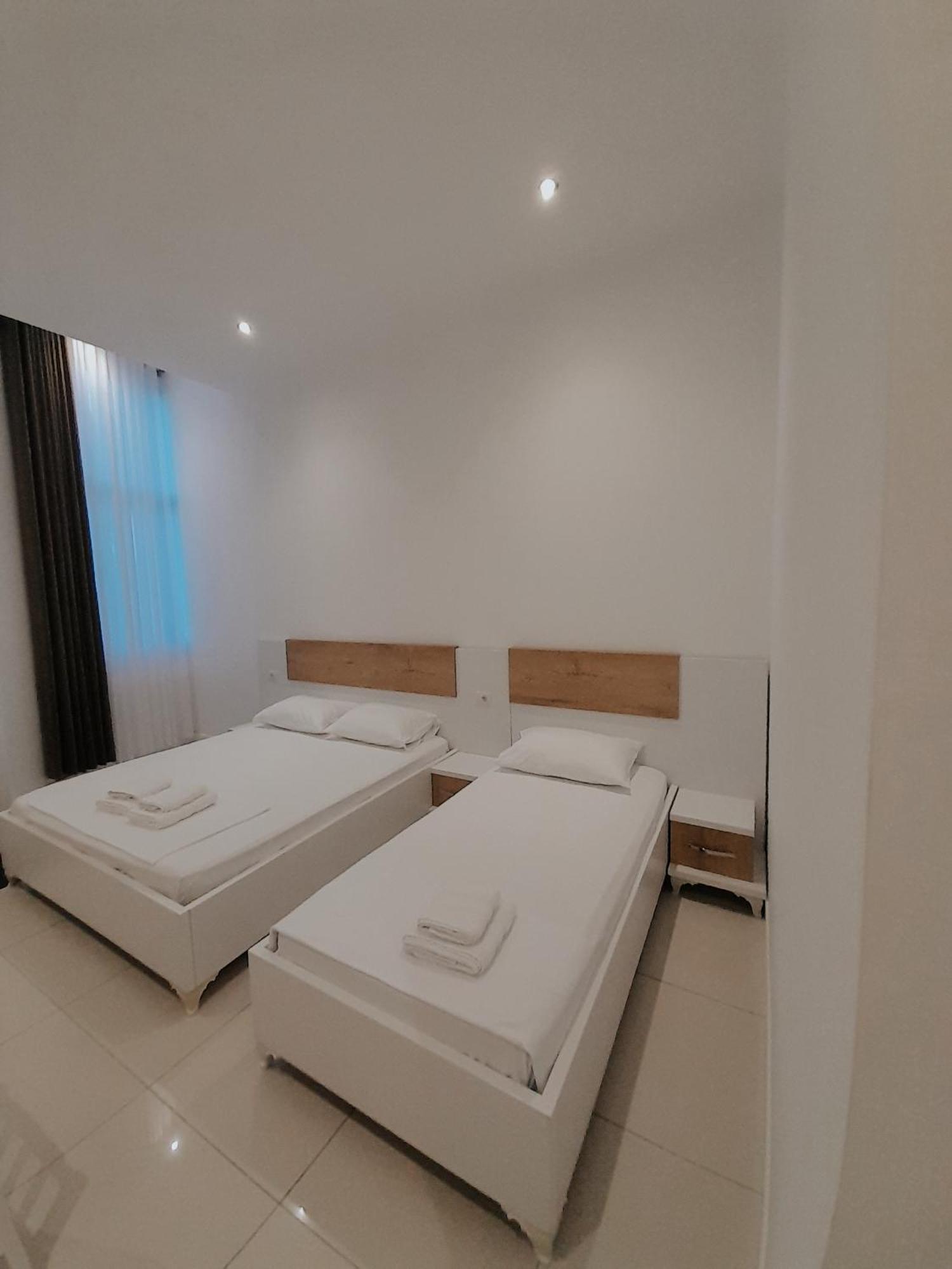 Hotel Restaurant Univers Shkoder Exterior photo